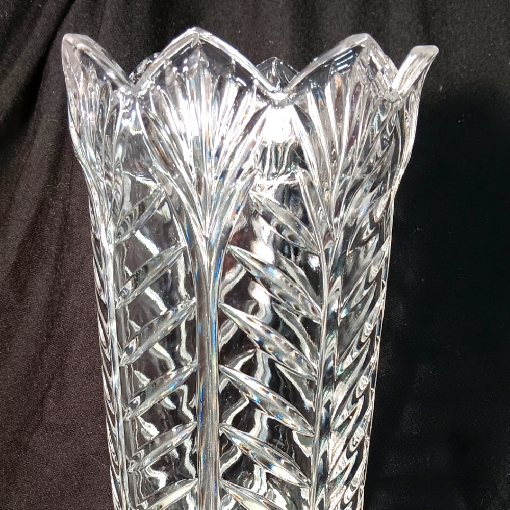 Crystal Floral Vase Fifth Avenue New "Portico" Palm Leaf Design